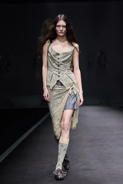 Look 49